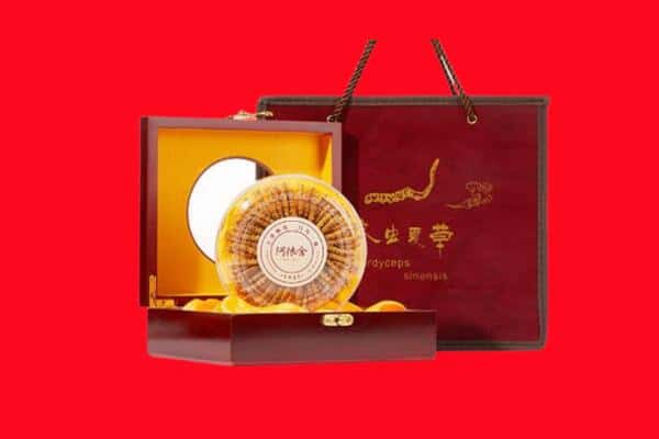 收购资讯:泸州龙马潭区回收冬虫夏草是按克吗